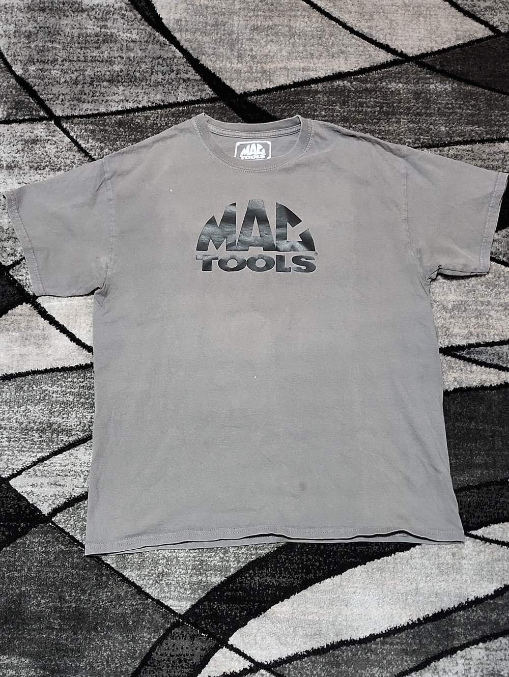 VINTAGE MAC TOOL ADVERTISING GRAPHIC GRAY COTTON CREW-NECK SHORT-SLEEVE TEE-SHIR
